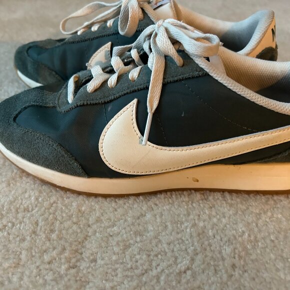 NIKE Pacific Sneaker, Dark Green, Size 7.5W/5 M - Picture 2 of 8